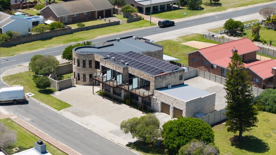 9 Bedroom Property for Sale in Struisbaai Western Cape